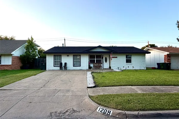 1209 ROSEWOOD HILLS DR