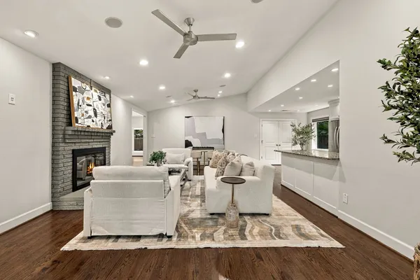 6828 SANTA MARIA LN