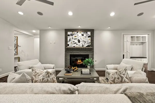 6828 SANTA MARIA LN