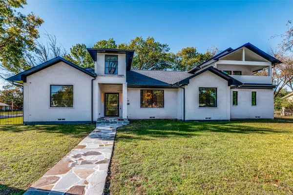3221 S GLENBROOK DR