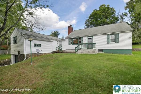 1207 UPPER SEESE HILL RD
