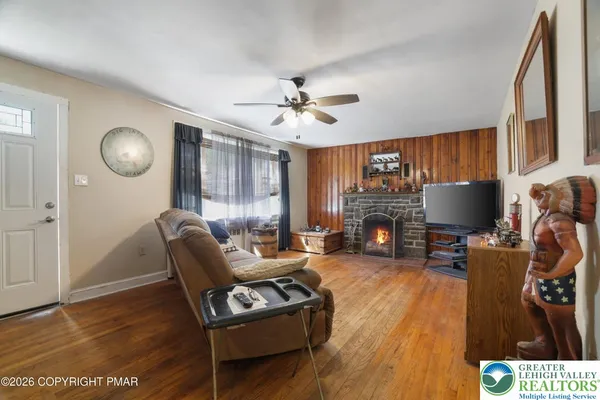1207 UPPER SEESE HILL RD