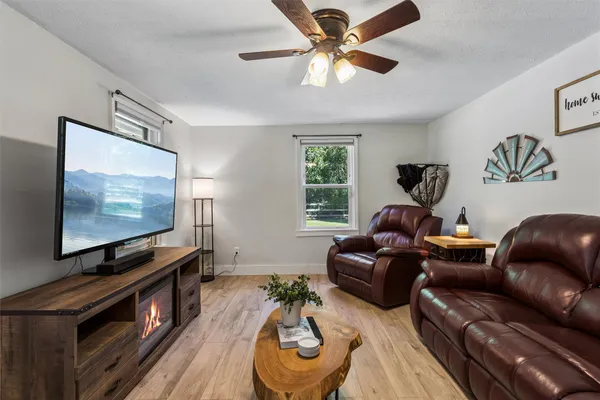 2351 TAYLORSVILLE RD