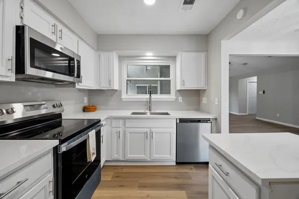 13615 BLAZEY DR