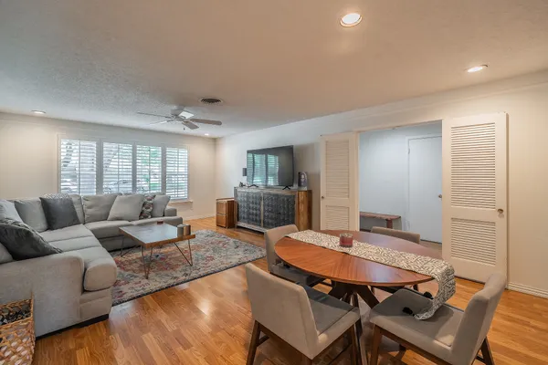 3513 GRANADA DR