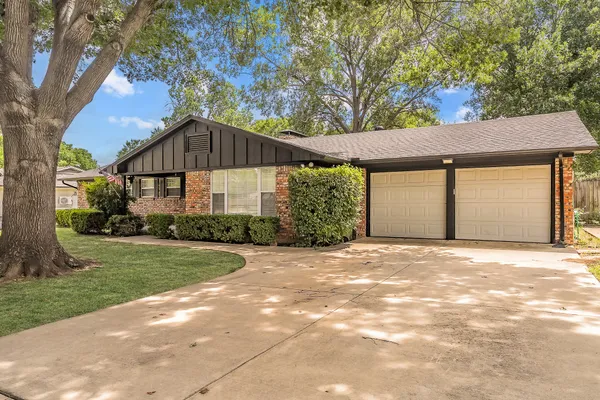 3513 GRANADA DR