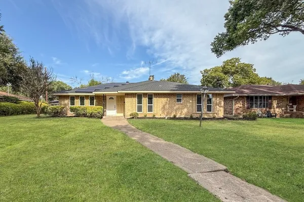 2147 OAK VALLEY LN