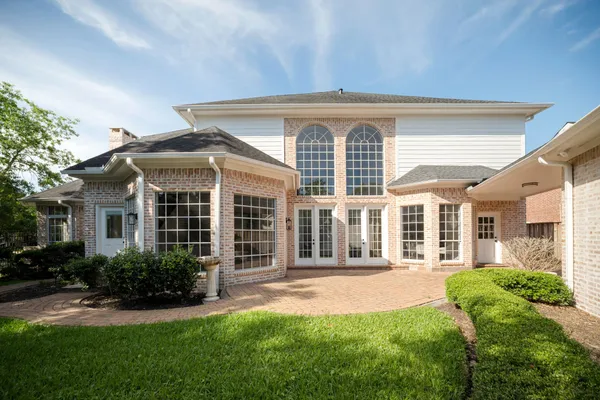 93 GREENSWARD LN
