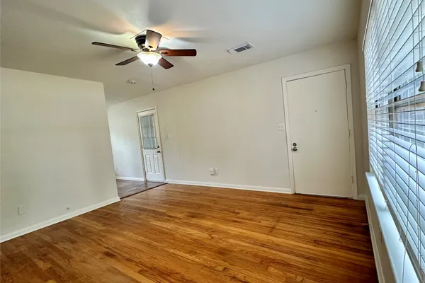1107 CALLAHAN AVE