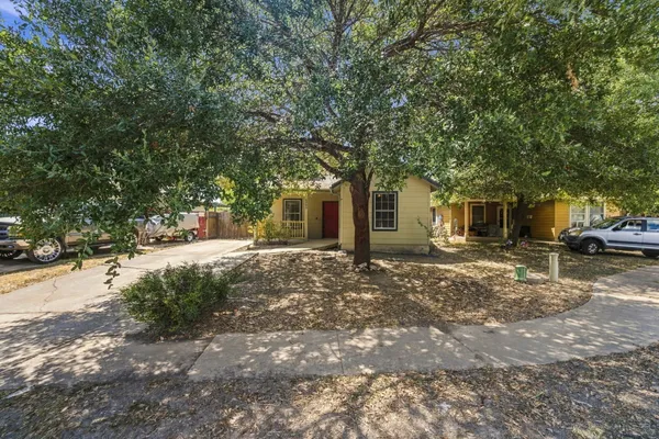 6909 FRONTERA TRL