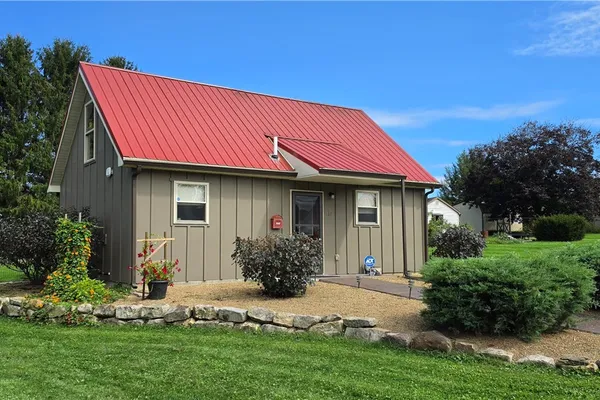 160 CEDAR ST
