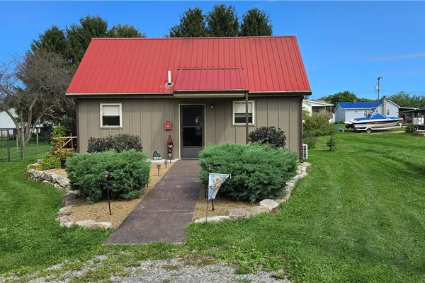 160 CEDAR ST