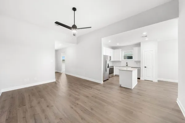1004 CYPRESS AVE
