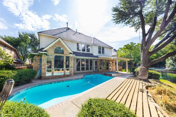 926 LAGUNA DR