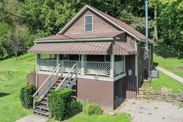 320 PLEASANT ST