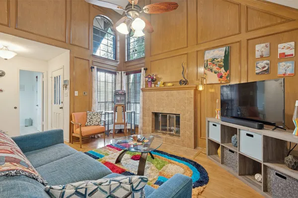 500 SAINT DURNEY CT