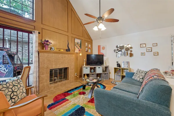 500 SAINT DURNEY CT