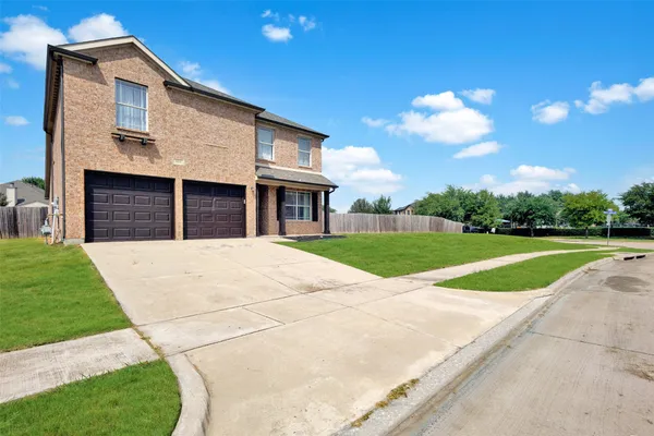 951 ZACHARY DR