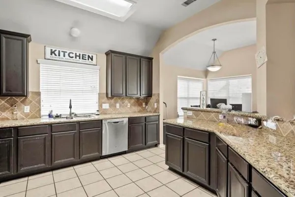 3106 VALLEY CT