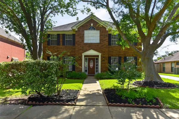 614 FERNGLADE DR