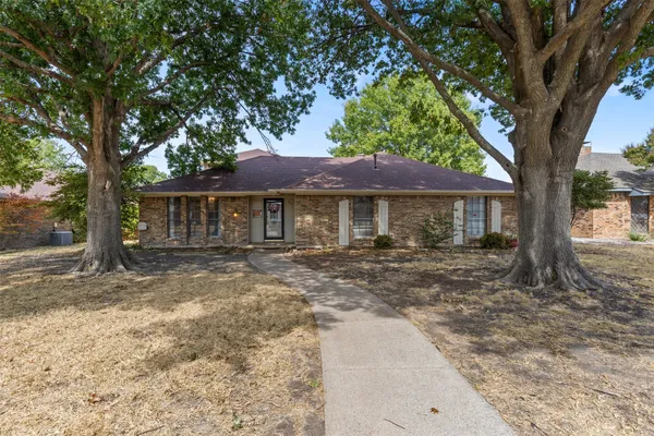 703 SPRING BROOK DR