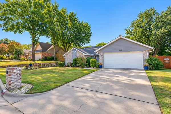 2941 CRESTHAVEN DR