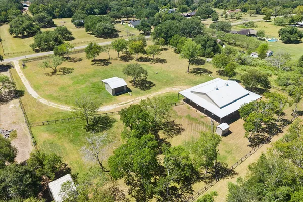 33 RIVERWOOD LN