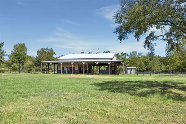 33 RIVERWOOD LN
