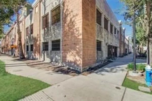2323 POLK ST 205