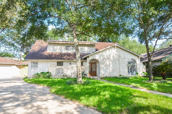 3018 APPLE VALLEY LN
