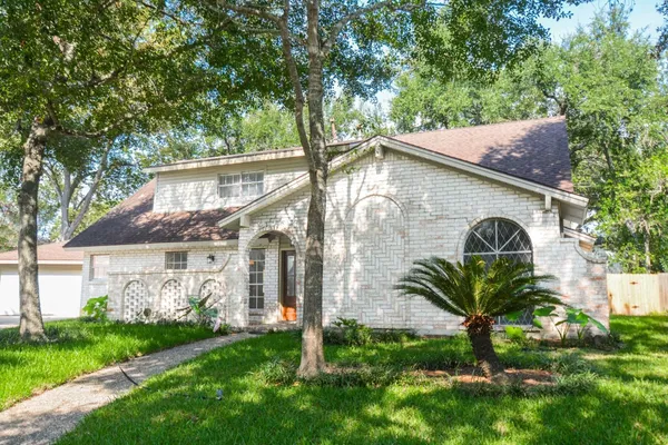 3018 APPLE VALLEY LN