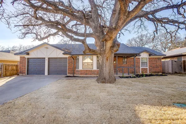 2421 MEADOW CT