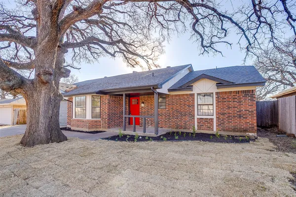 2421 MEADOW CT