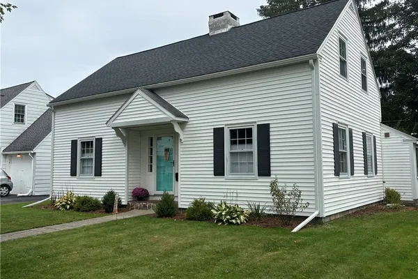 8 MELVIN AVE