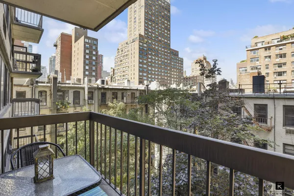 403 E 62ND ST 5-B