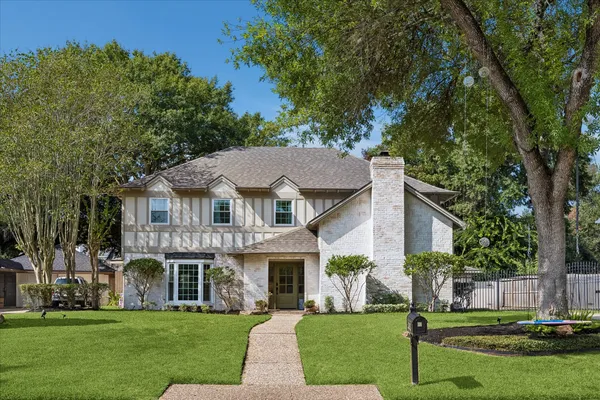 12447 HONEYWOOD TRL