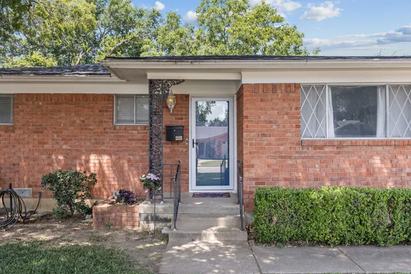 2113 DAVID DR