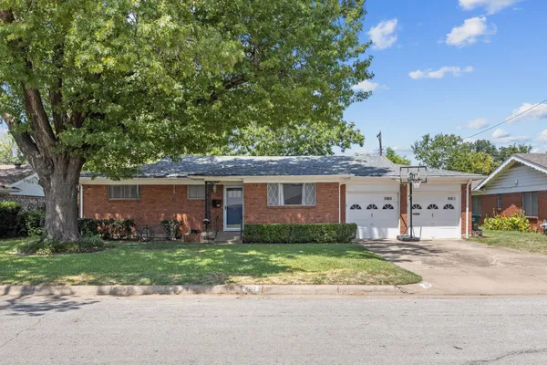 2113 DAVID DR