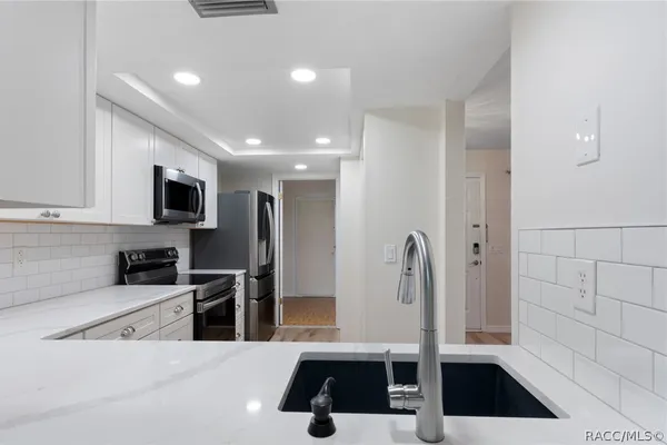 340 E GLASSBORO CT 4B
