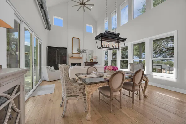 501 ALVA DR