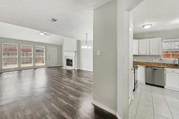 708 WILLOW OAK DR