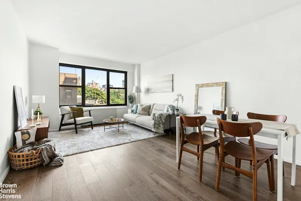 33 GREENWICH AVE 8H