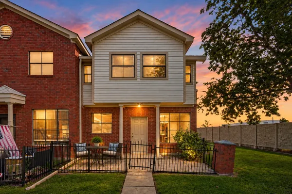1103 DULLES AVE 1604