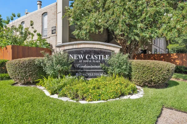 4637 WILD INDIGO ST 422