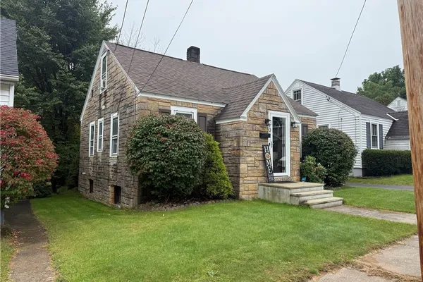 10 DEXTER AVE