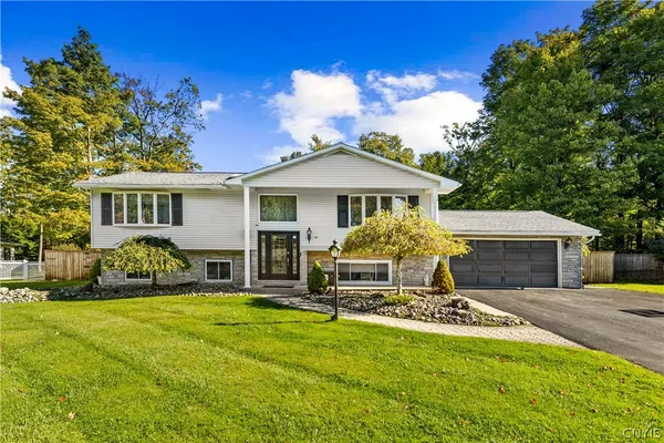 24 CHATEAU DR