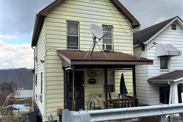 706 SHADY AVE
