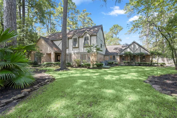 2103 WOODFORD GREEN DR
