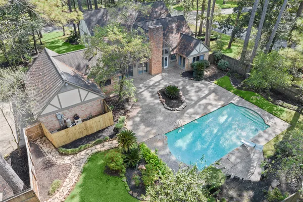 2103 WOODFORD GREEN DR
