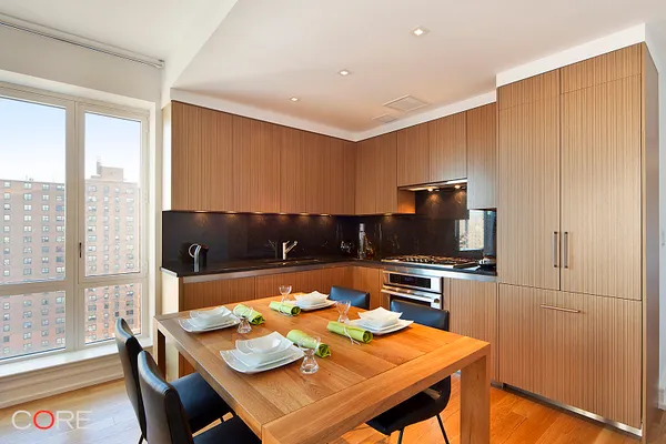 1280 FIFTH AVE 17E